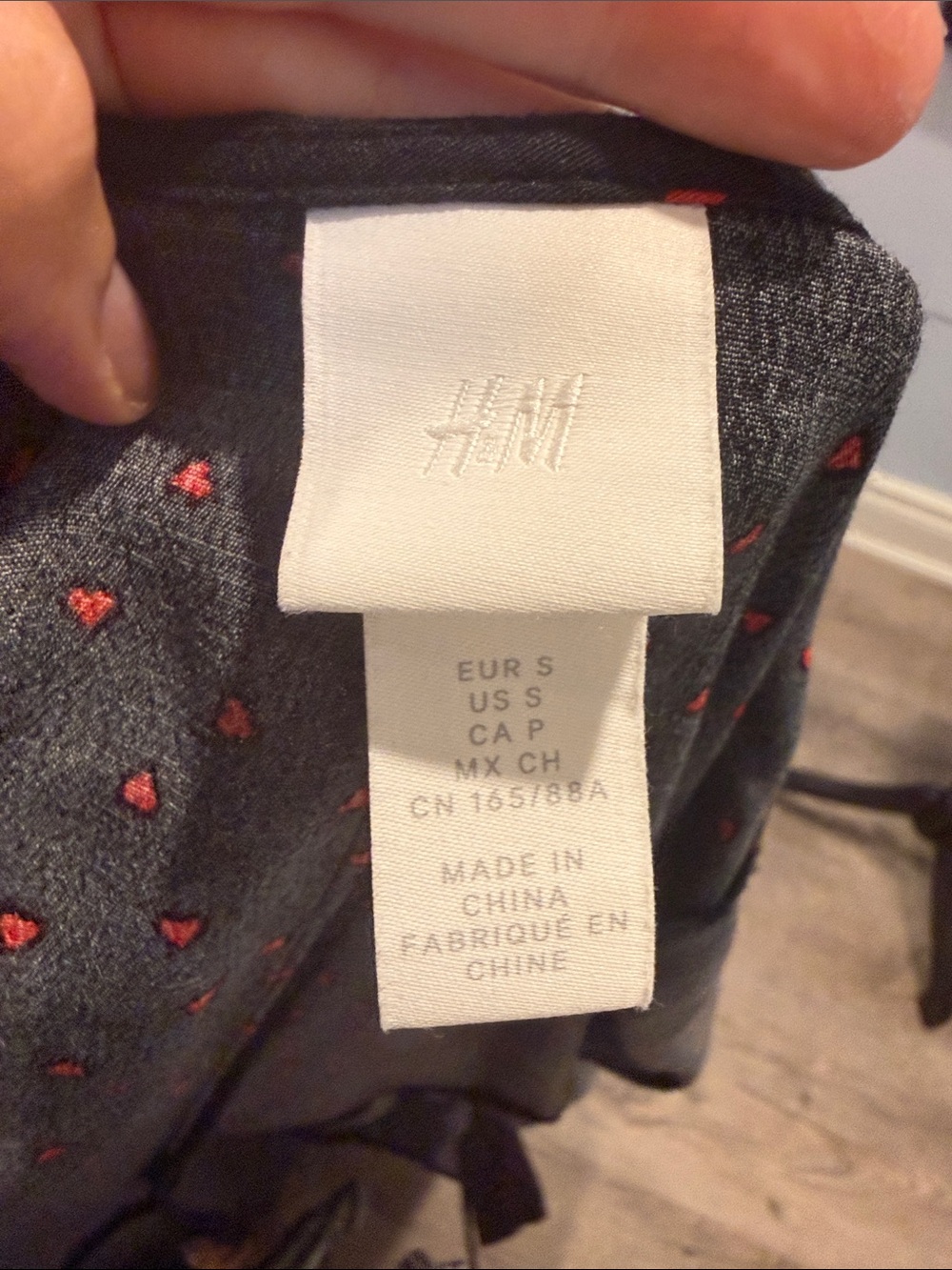 H&M Classic Black Wrap Midi Dress with Subtle heart Print - Picture 6 of 8